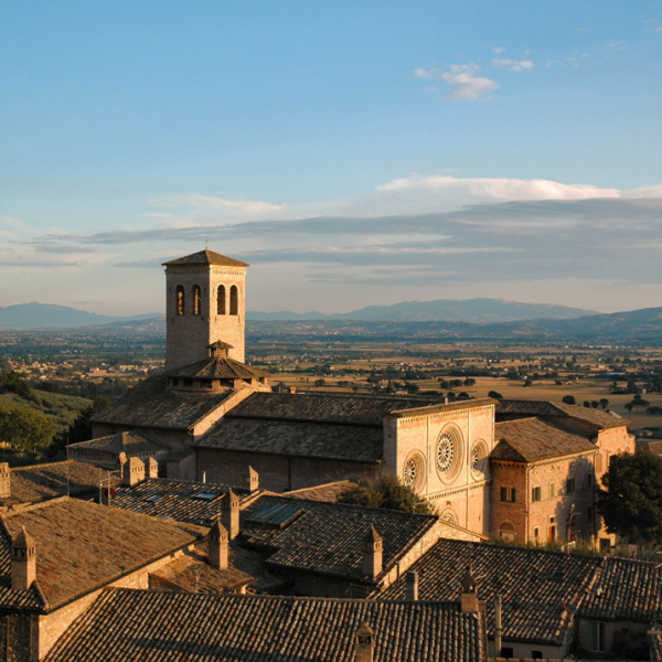 Assise au soleil du soir