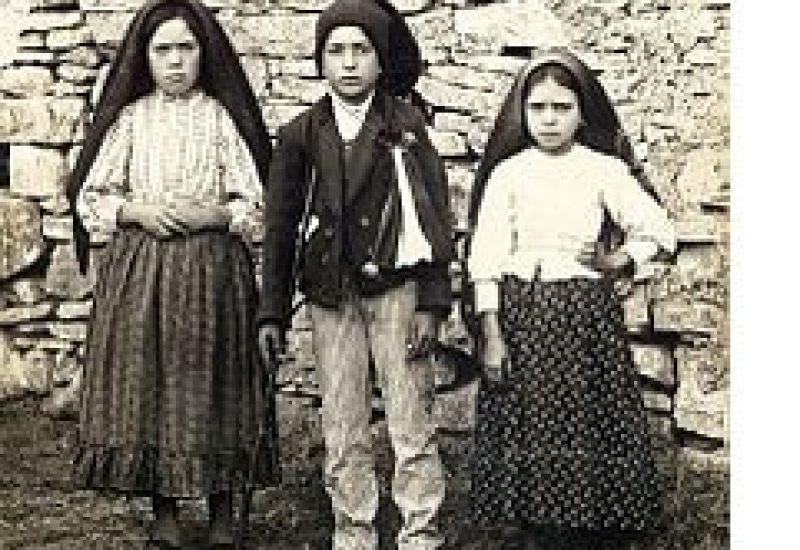 File source: http://commons.wikimedia.org/wiki/File:ChildrensofFatima.jpg