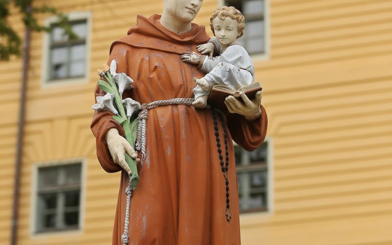 Radna,,Arad,-,August,02:,Saint,Anthony,Of,Padua,Statue